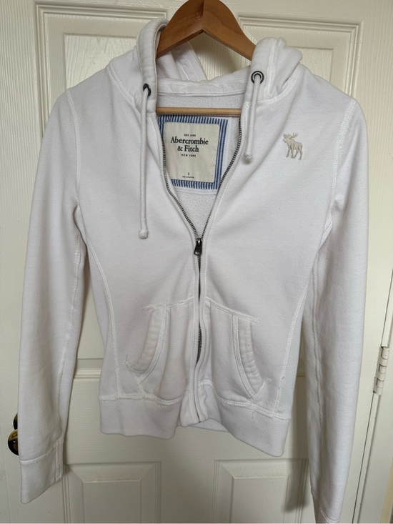 Abercrombie & Fitch Jackets & Blazers - Abercrombie & Fitch White Full-Zip Teddy Hoodie Jacket